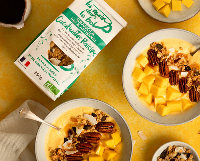 recette-smoothie-bowl-cereales-granola-bio-granola-vrac-granola-cacahuetes-raisins-carre Recette smoothie bowl granola cacahuètes raisins